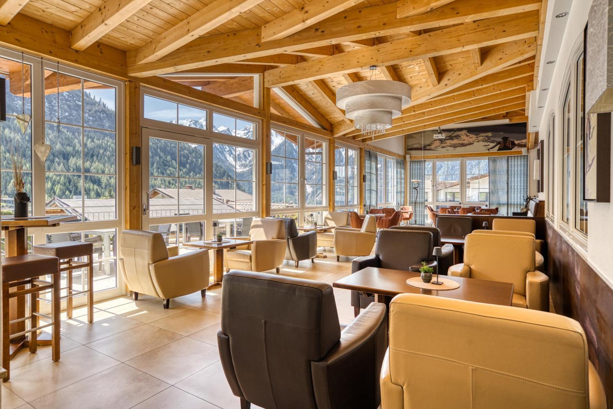 Hotel Alpen-Royal Jerzens Kültér fotó