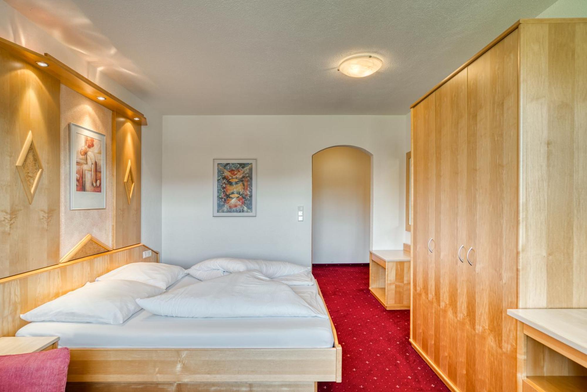 Hotel Alpen-Royal Jerzens Kültér fotó