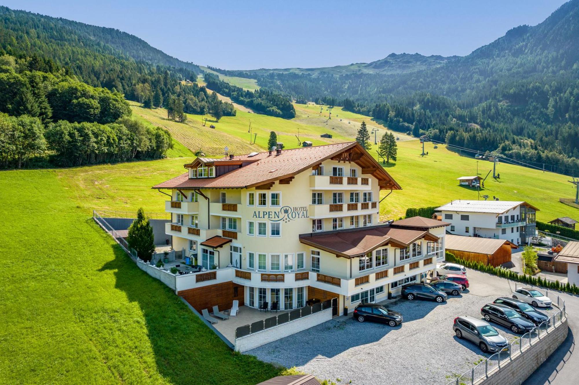 Hotel Alpen-Royal Jerzens Kültér fotó