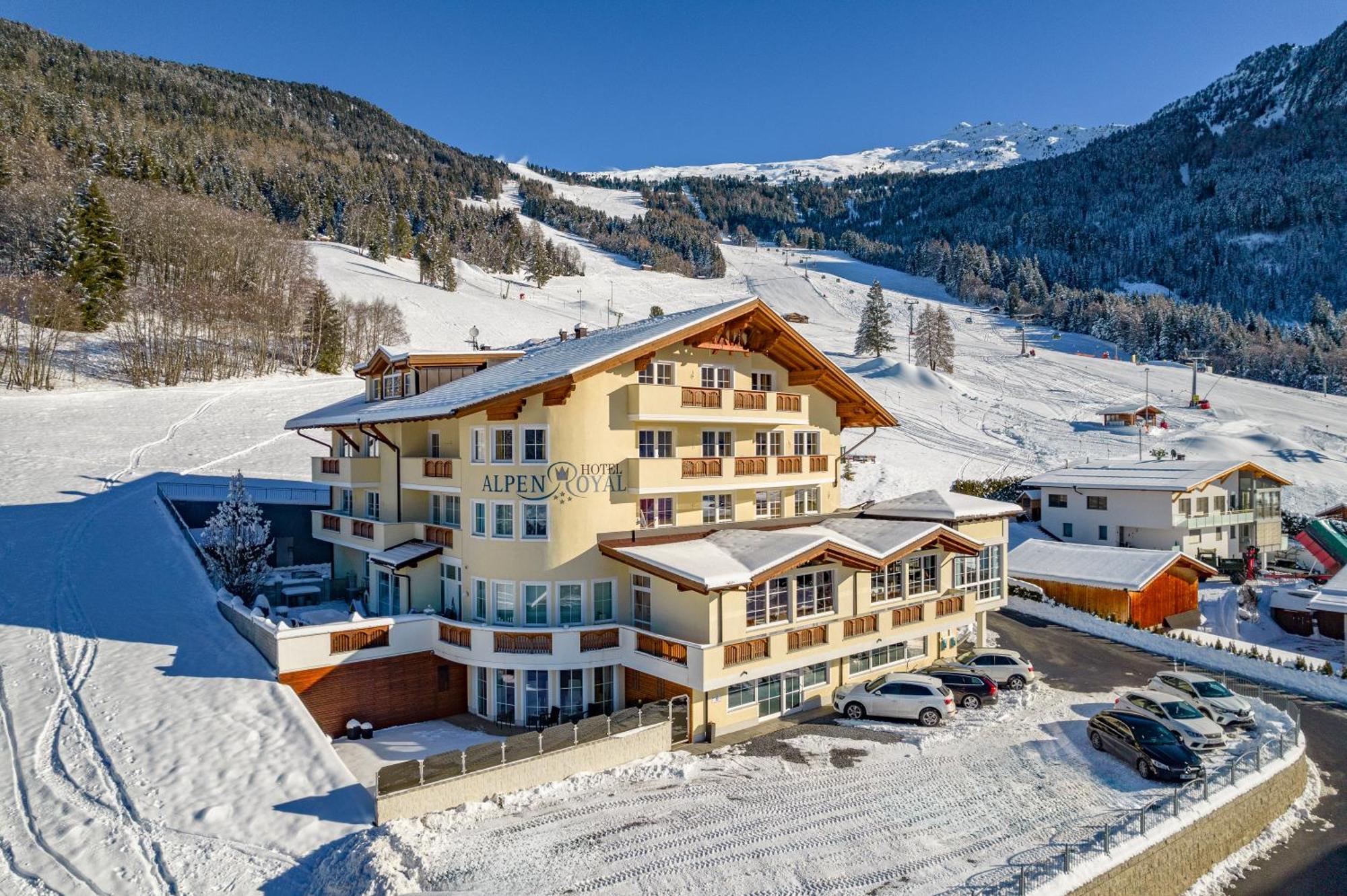 Hotel Alpen-Royal Jerzens Kültér fotó